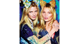 Illustration for article titled A Victoria's Secret Model With and Without Photoshop